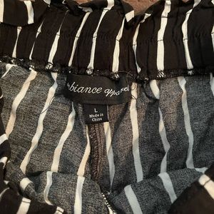 stripped shorts with stretchy waistband and tie